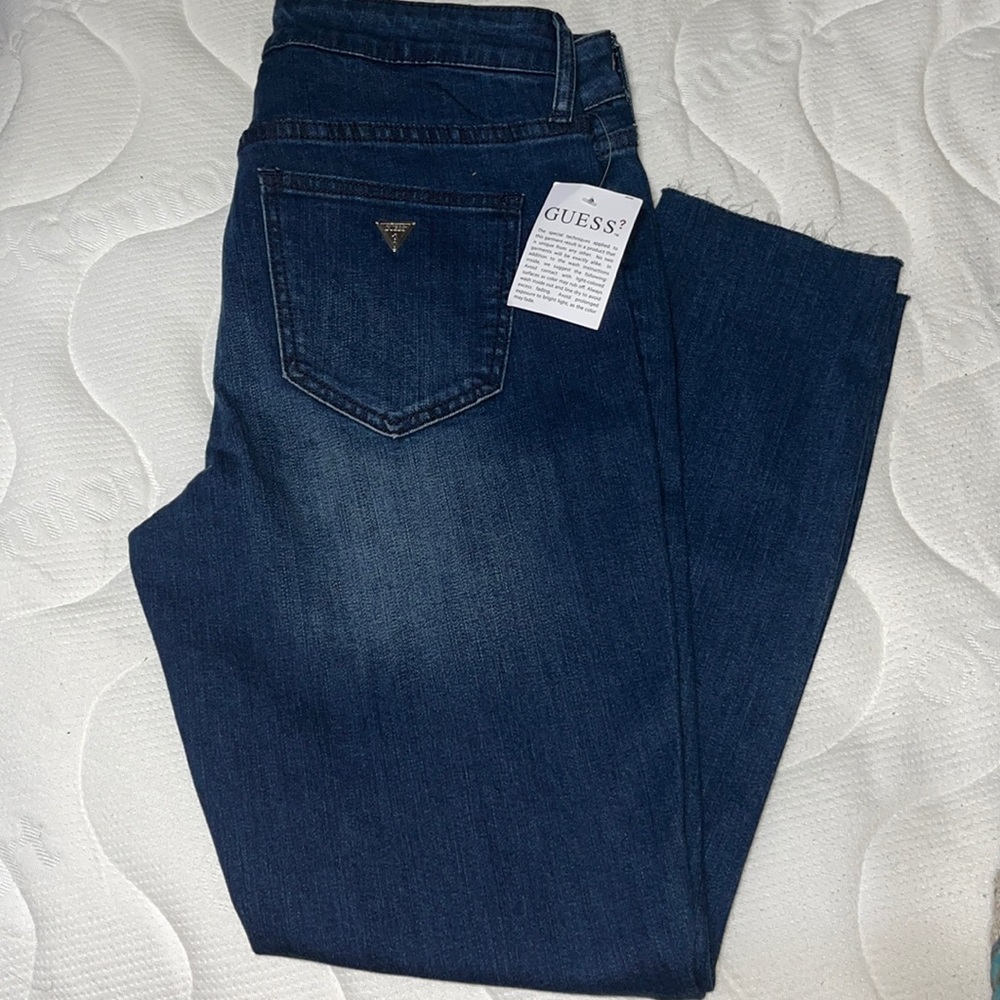 New pair of Guess ankle jeans